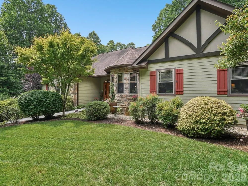 300 Pinnacle Peak Lane Flat Rock, NC 28731
