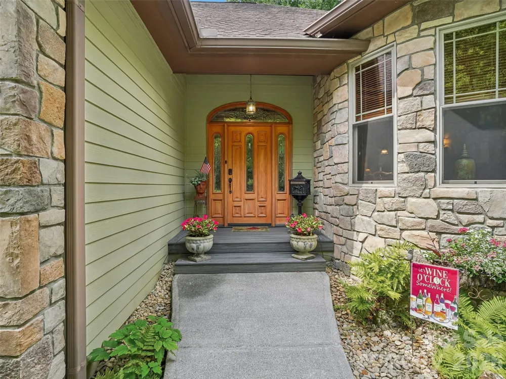 300 Pinnacle Peak Lane Flat Rock, NC 28731