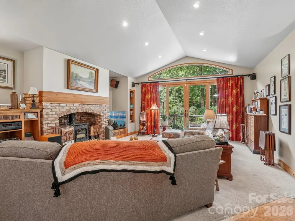 300 Pinnacle Peak Lane Flat Rock, NC 28731