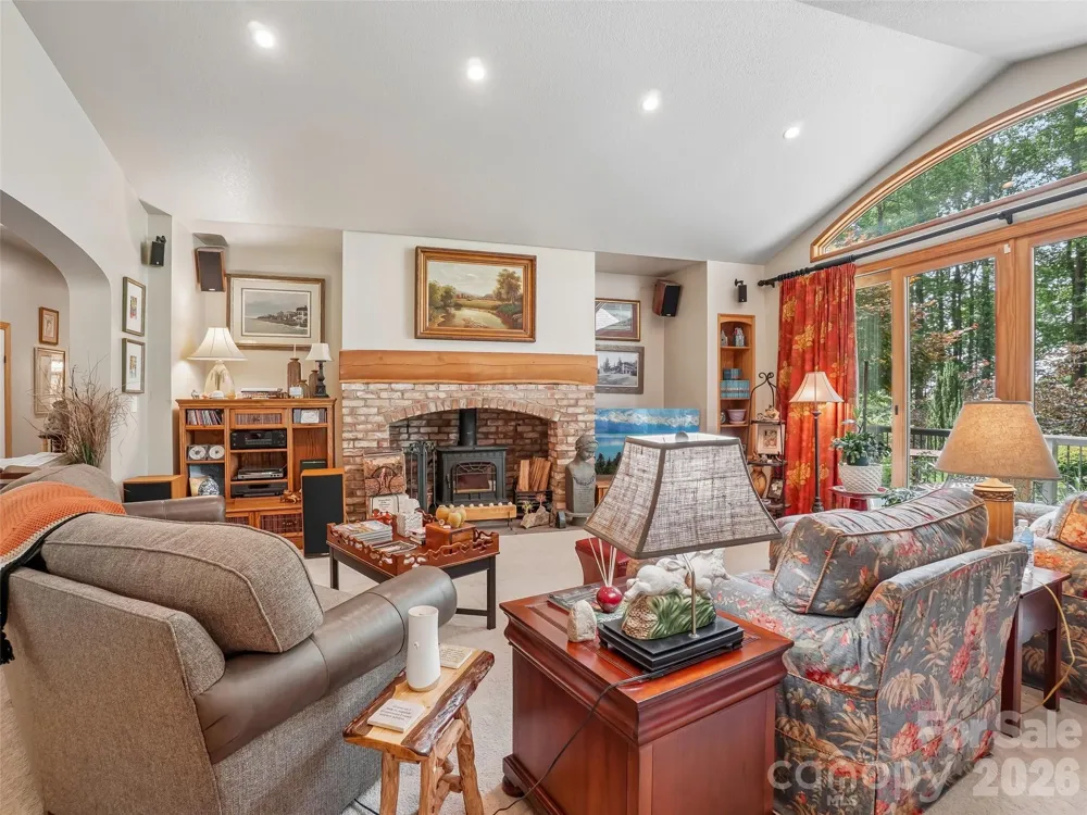 300 Pinnacle Peak Lane Flat Rock, NC 28731