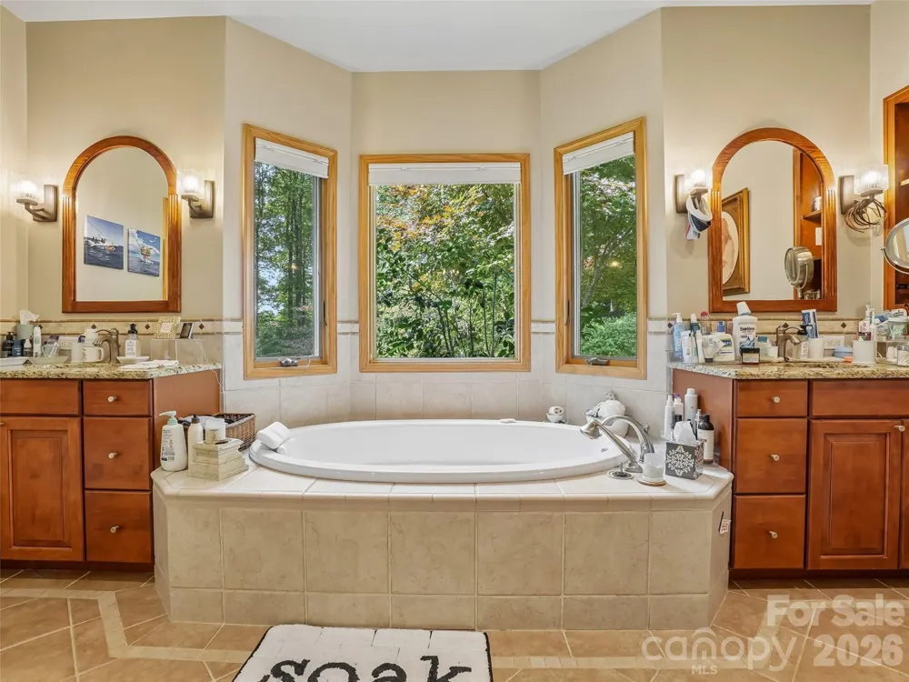 300 Pinnacle Peak Lane Flat Rock, NC 28731
