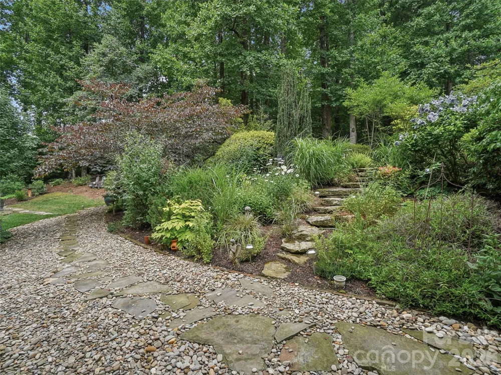 300 Pinnacle Peak Lane Flat Rock, NC 28731