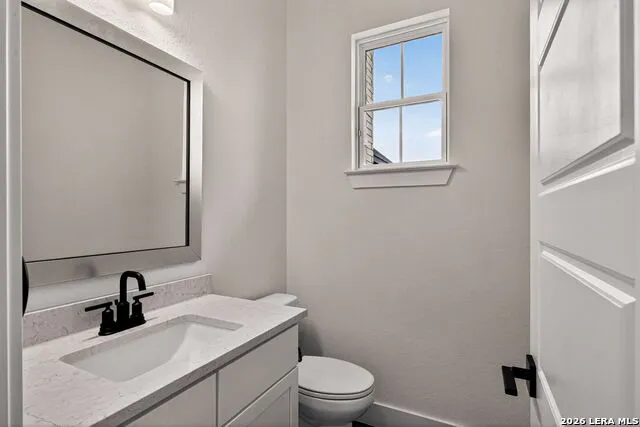 302 Venado Oaks Castroville, TX 78009