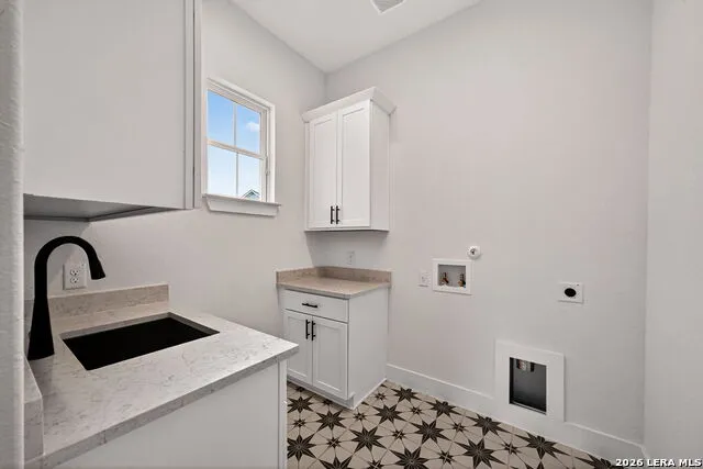 302 Venado Oaks Castroville, TX 78009