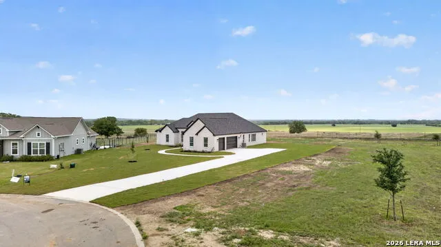 302 Venado Oaks Castroville, TX 78009