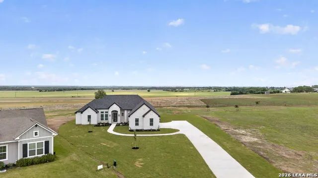 302 Venado Oaks Castroville, TX 78009