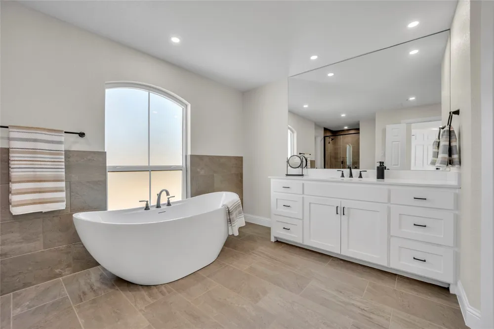 7004 Ledbetter Road Arlington, TX 76001