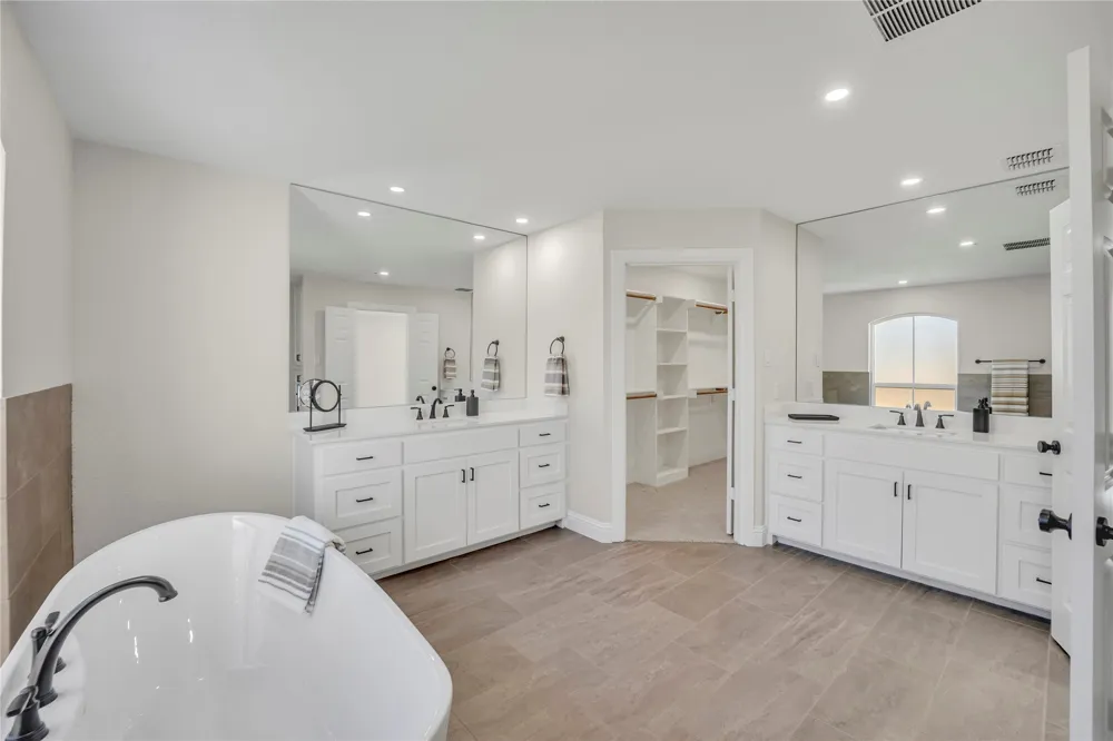 7004 Ledbetter Road Arlington, TX 76001