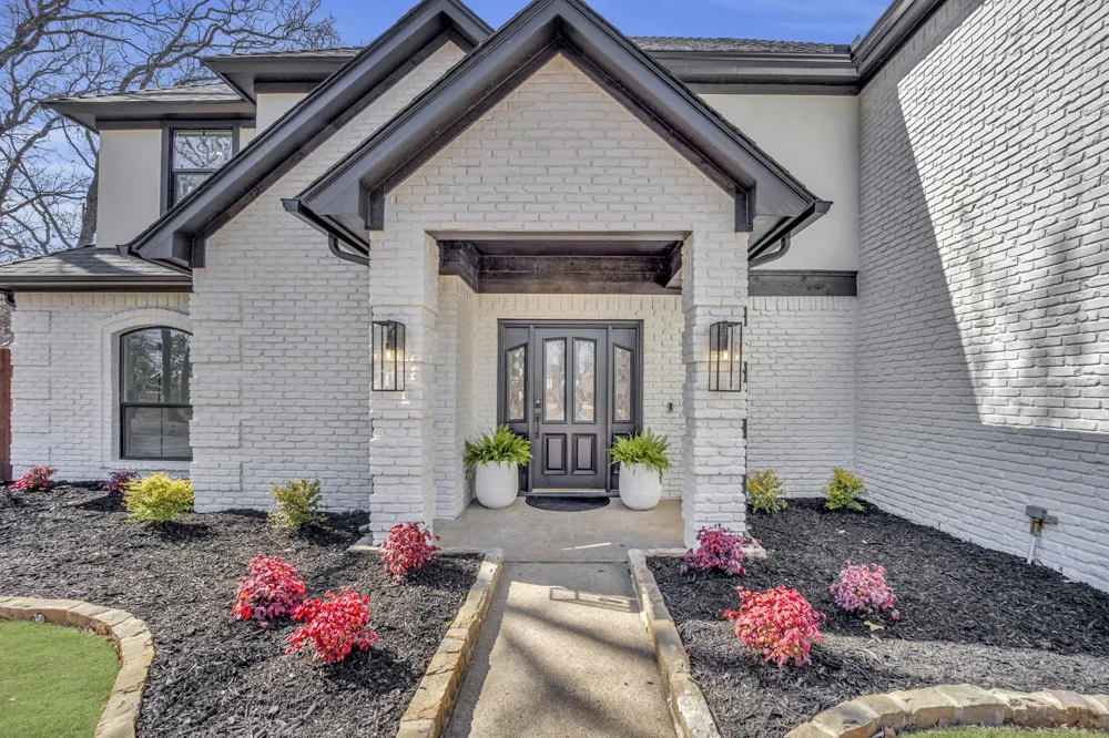 7004 Ledbetter Road Arlington, TX 76001
