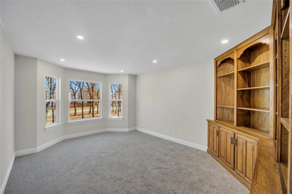 7004 Ledbetter Road Arlington, TX 76001