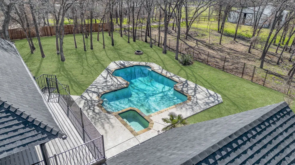 7004 Ledbetter Road Arlington, TX 76001