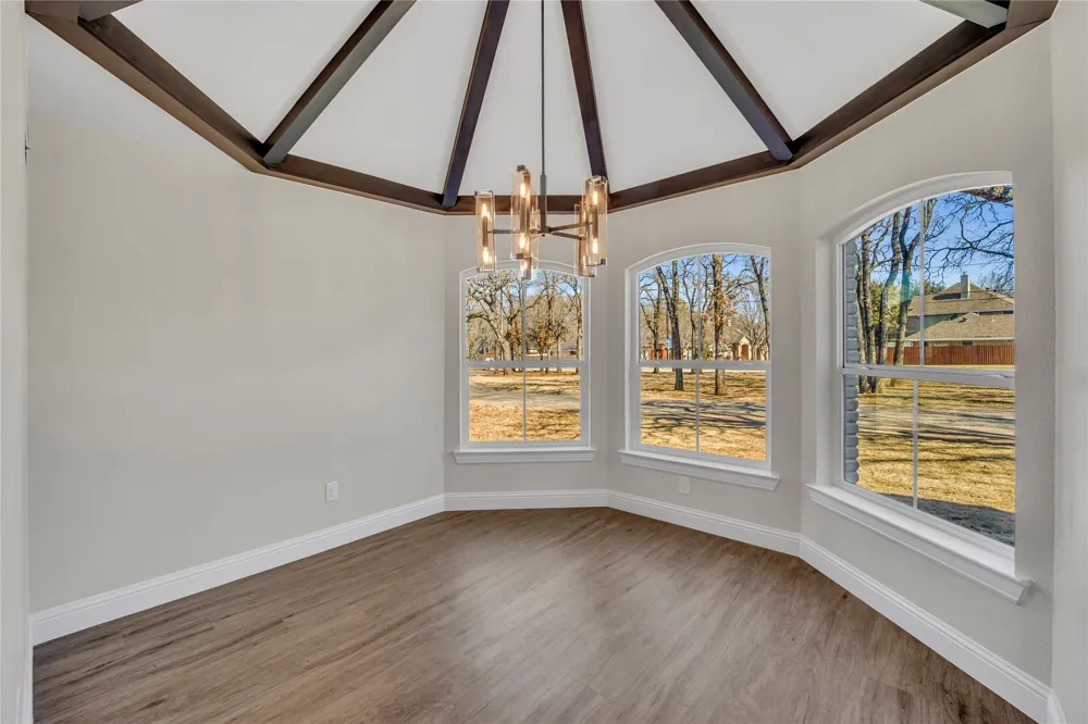 7004 Ledbetter Road Arlington, TX 76001