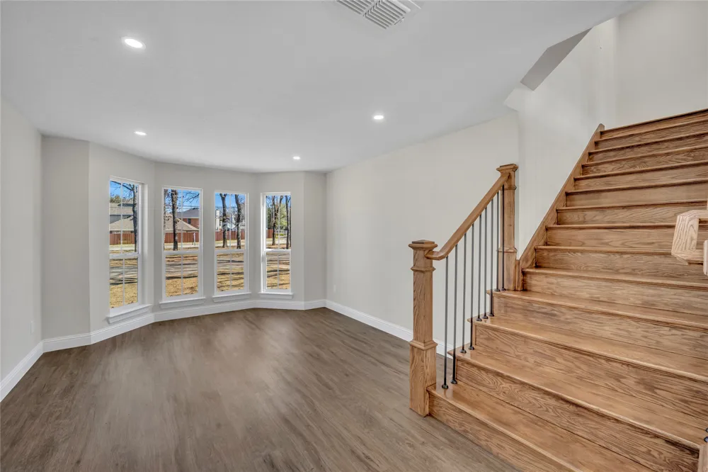 7004 Ledbetter Road Arlington, TX 76001