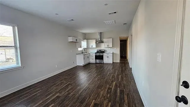706 N Main Street Ector, TX 75439