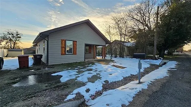 706 N Main Street Ector, TX 75439