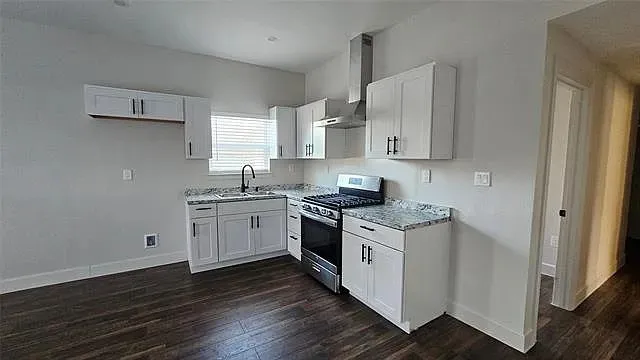 706 N Main Street Ector, TX 75439