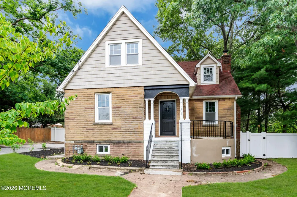 201 Knox Avenue Eatontown, NJ 07724