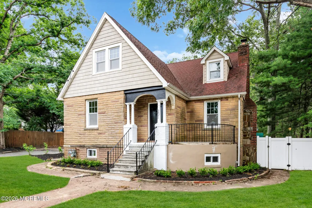 201 Knox Avenue Eatontown, NJ 07724