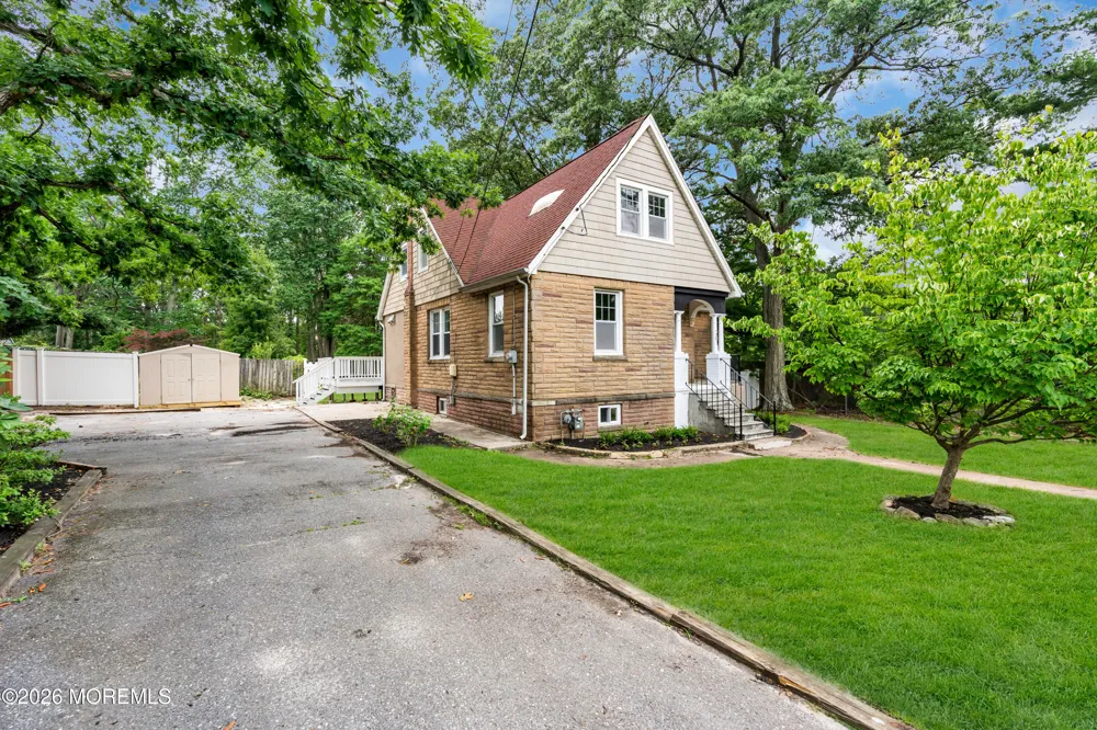 201 Knox Avenue Eatontown, NJ 07724