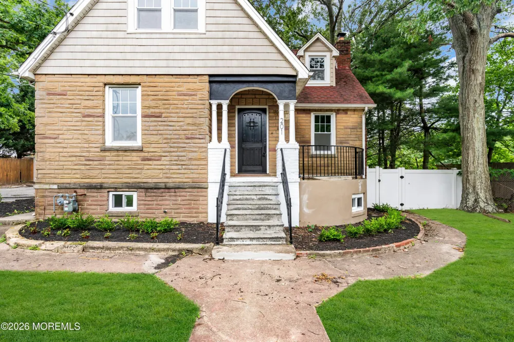 201 Knox Avenue Eatontown, NJ 07724