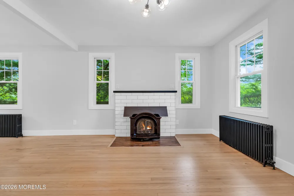 201 Knox Avenue Eatontown, NJ 07724