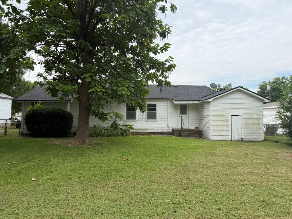 319 Shenandoah Street Marlin, TX 76661