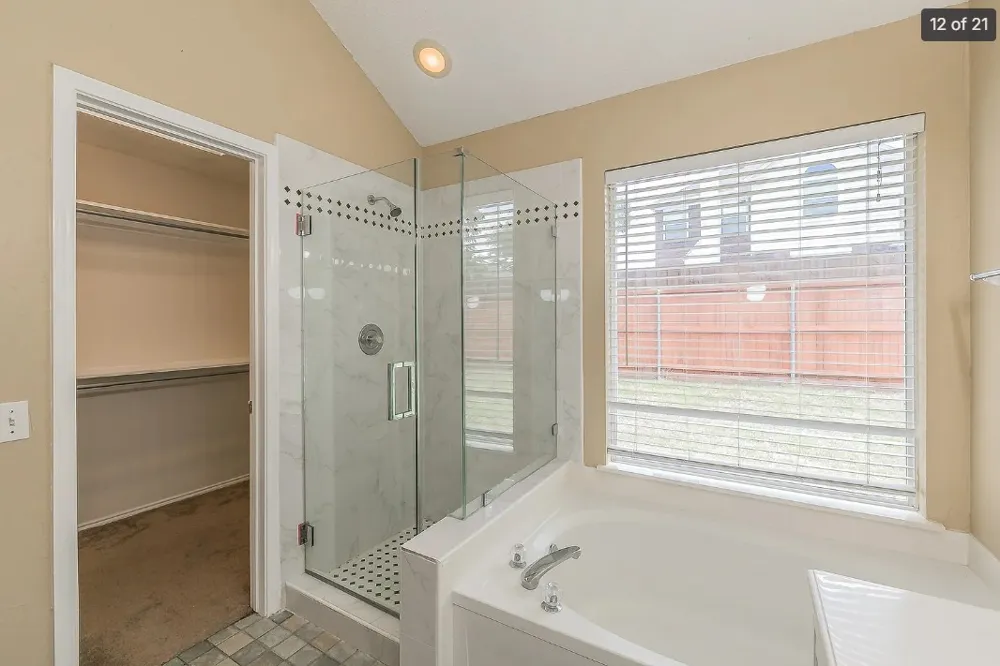 210 Madisson Drive Euless, TX 76039