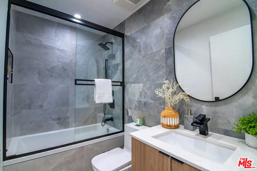 1236 Fairfax Avenue #5 West Hollywood, CA 90046