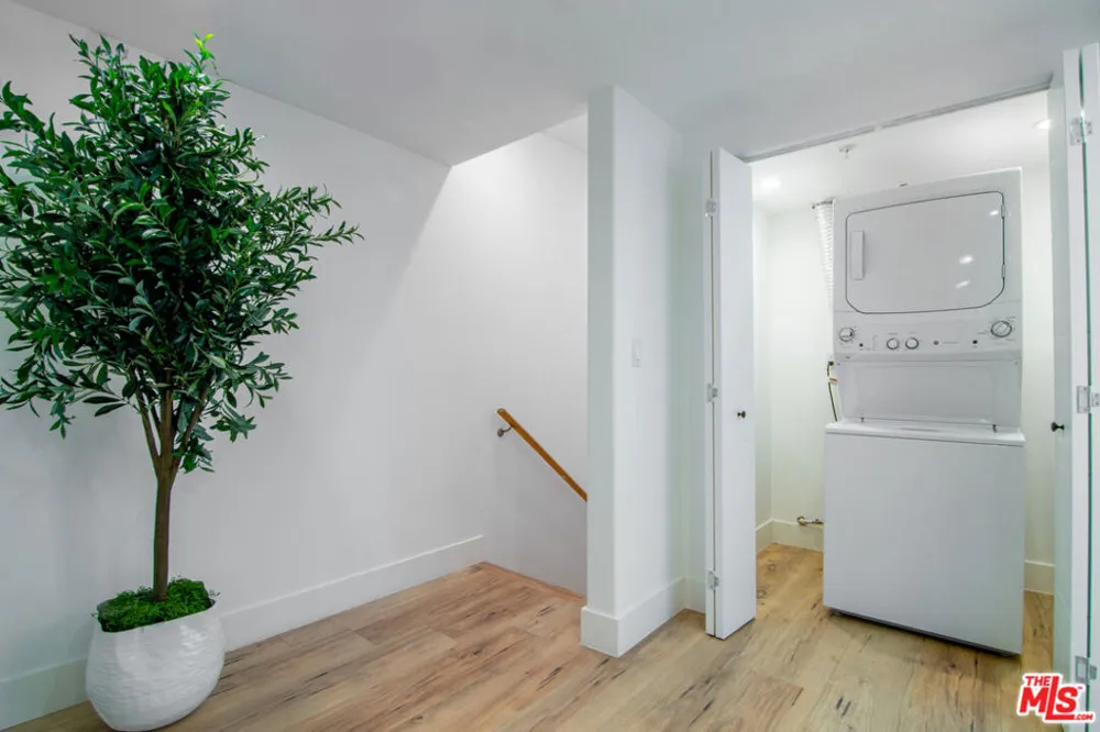 1236 Fairfax Avenue #5 West Hollywood, CA 90046