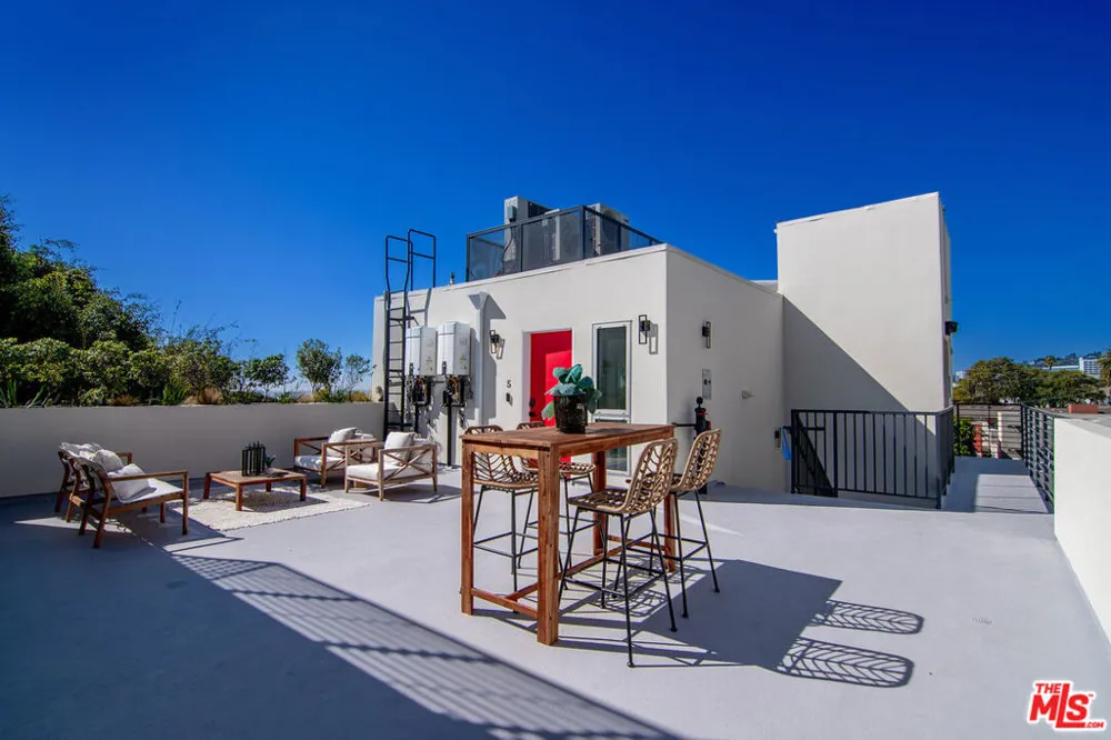 1236 Fairfax Avenue #5 West Hollywood, CA 90046