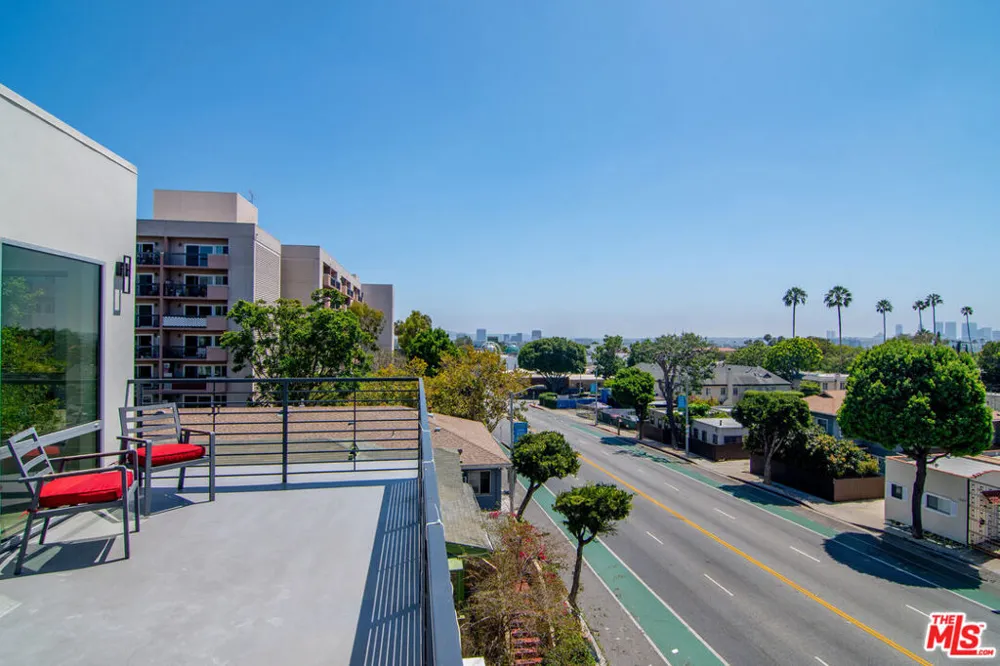 1236 Fairfax Avenue #5 West Hollywood, CA 90046