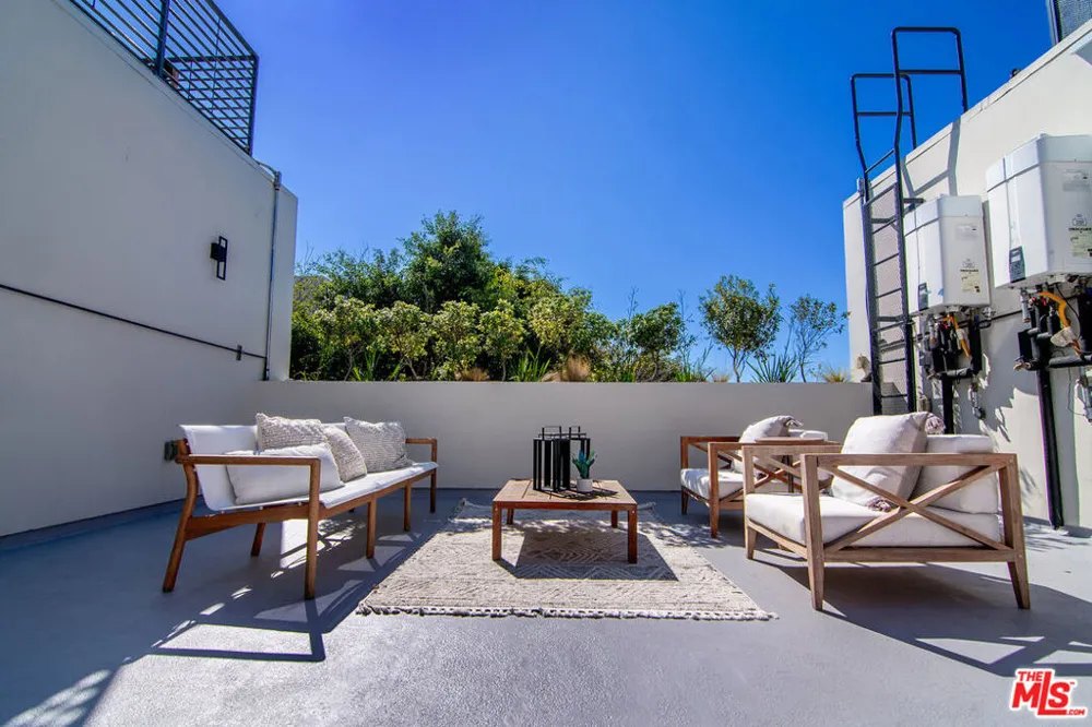 1236 Fairfax Avenue #5 West Hollywood, CA 90046