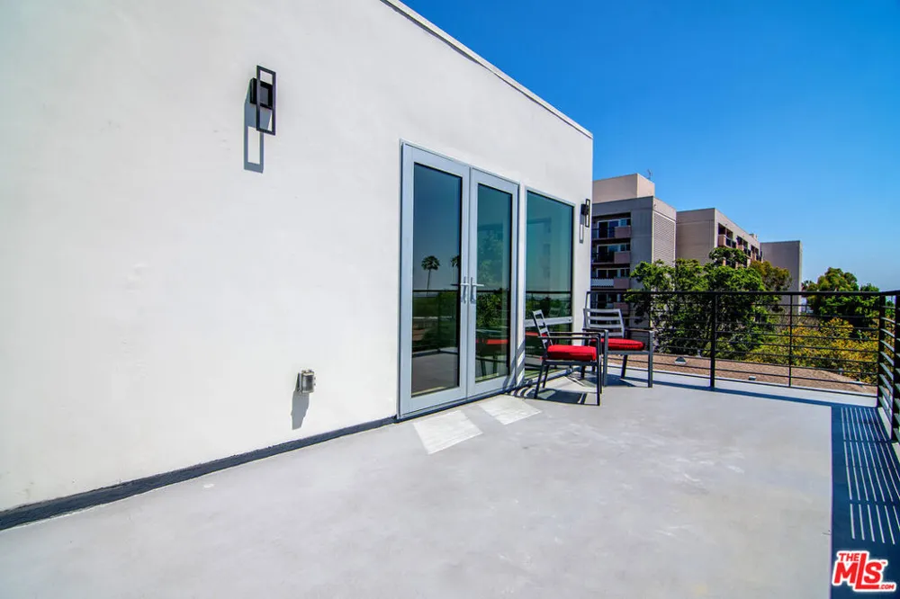 1236 Fairfax Avenue #5 West Hollywood, CA 90046