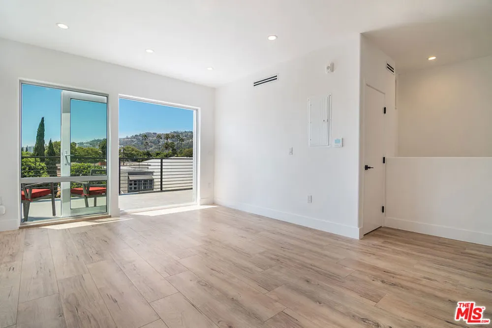 1236 Fairfax Avenue #5 West Hollywood, CA 90046