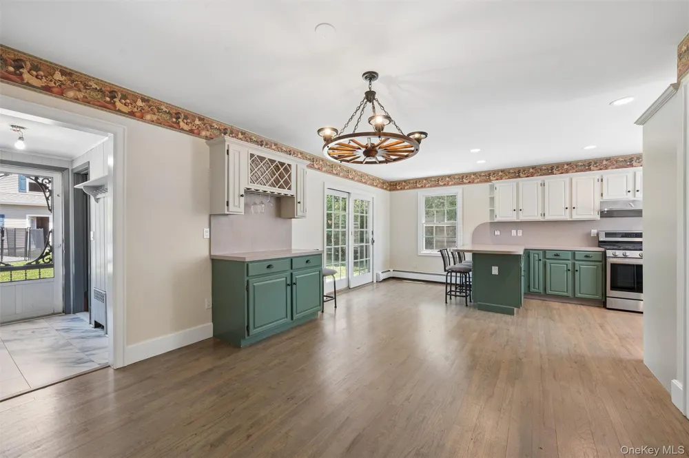 138 Hallock Street Riverhead, NY 11901