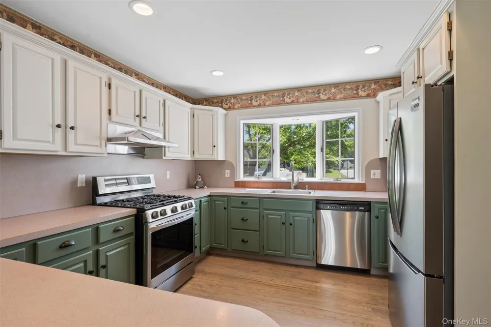 138 Hallock Street Riverhead, NY 11901