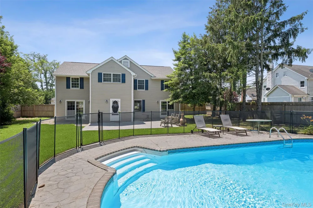 138 Hallock Street Riverhead, NY 11901