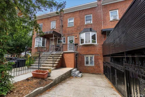 3303 Eastchester Road