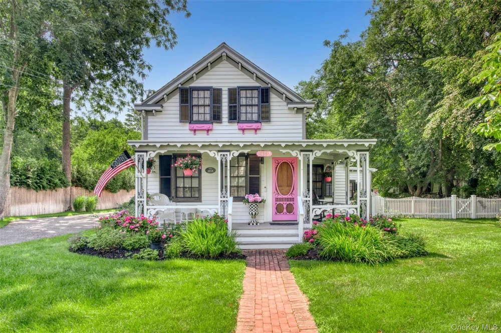 8440 Main Road East Marion, NY 11939
