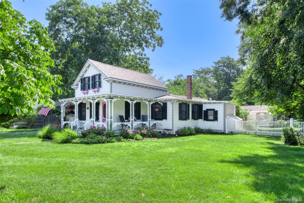 8440 Main Road East Marion, NY 11939