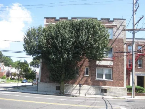 477 Merrick Road