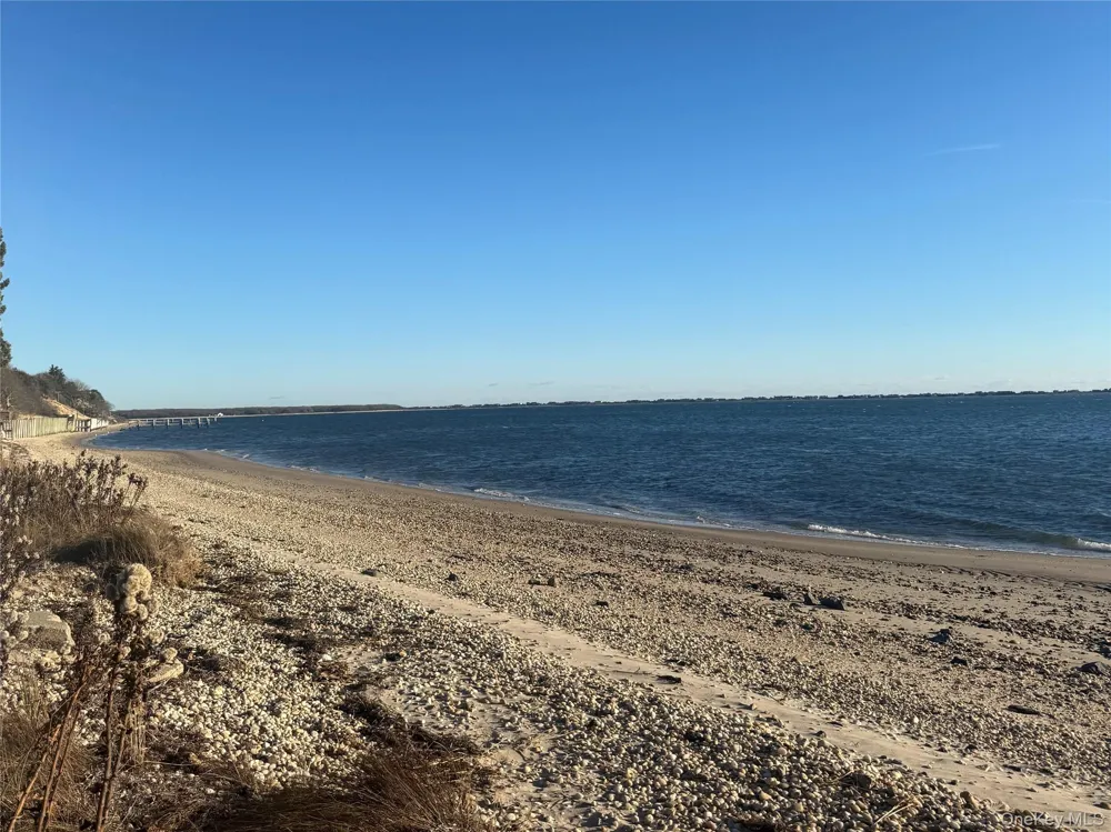 39 Cedar Drive Southampton, NY 11968