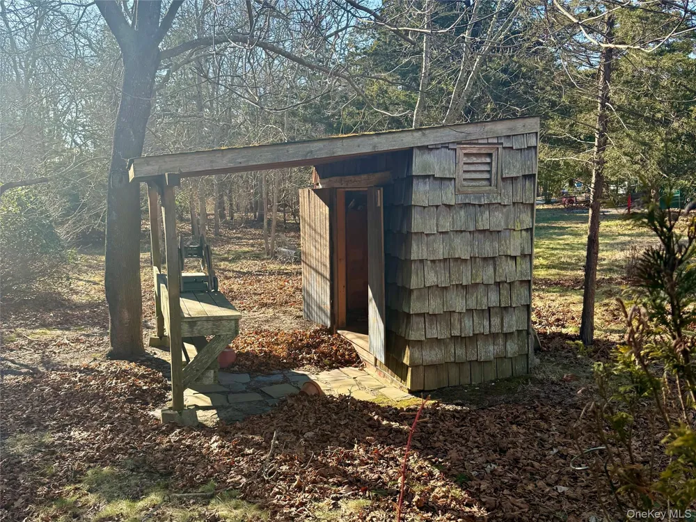 39 Cedar Drive Southampton, NY 11968