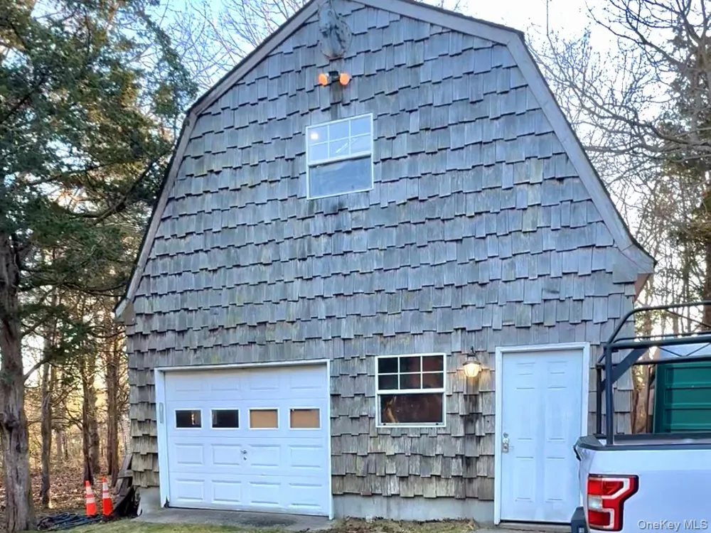39 Cedar Drive Southampton, NY 11968