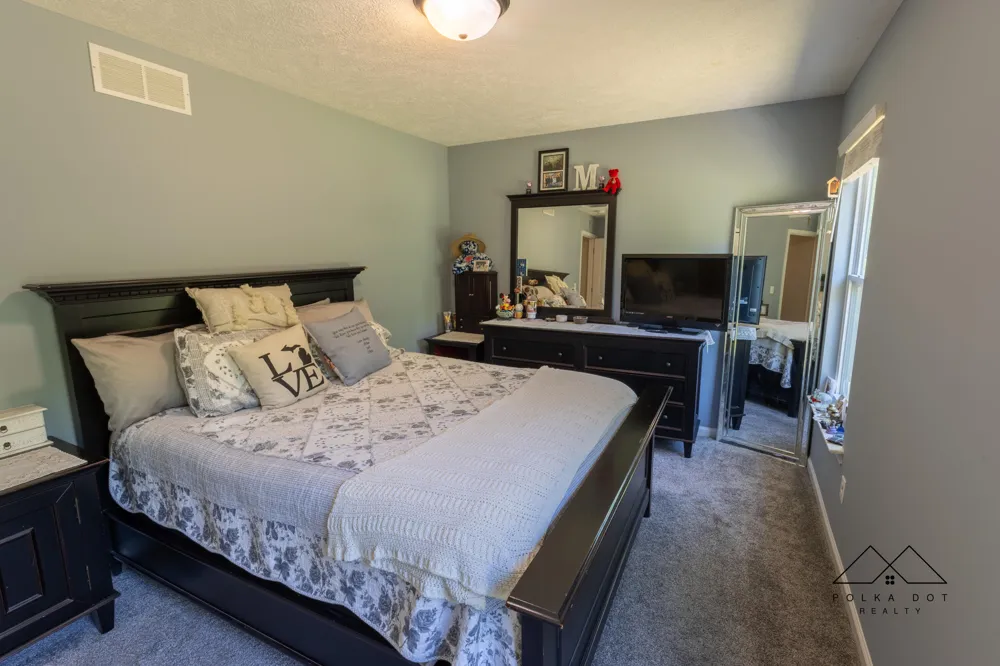 415 Edgewood Pass Fenton, MI 48430