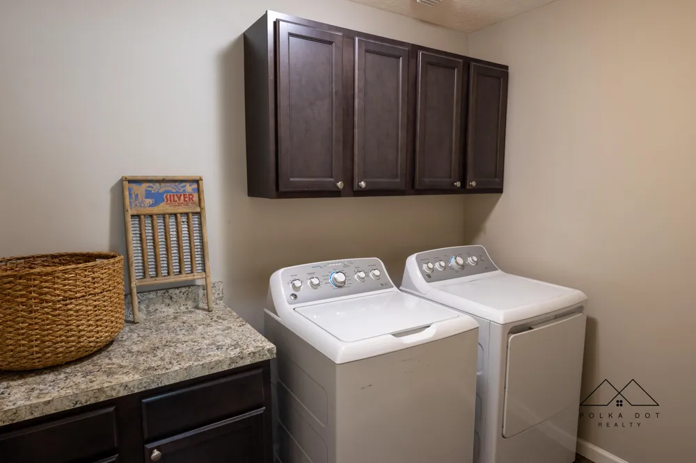 415 Edgewood Pass Fenton, MI 48430