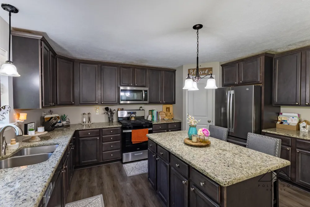 415 Edgewood Pass Fenton, MI 48430