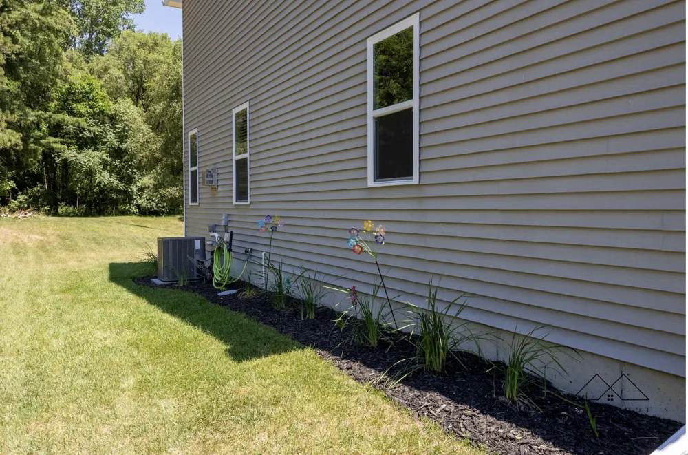 415 Edgewood Pass Fenton, MI 48430