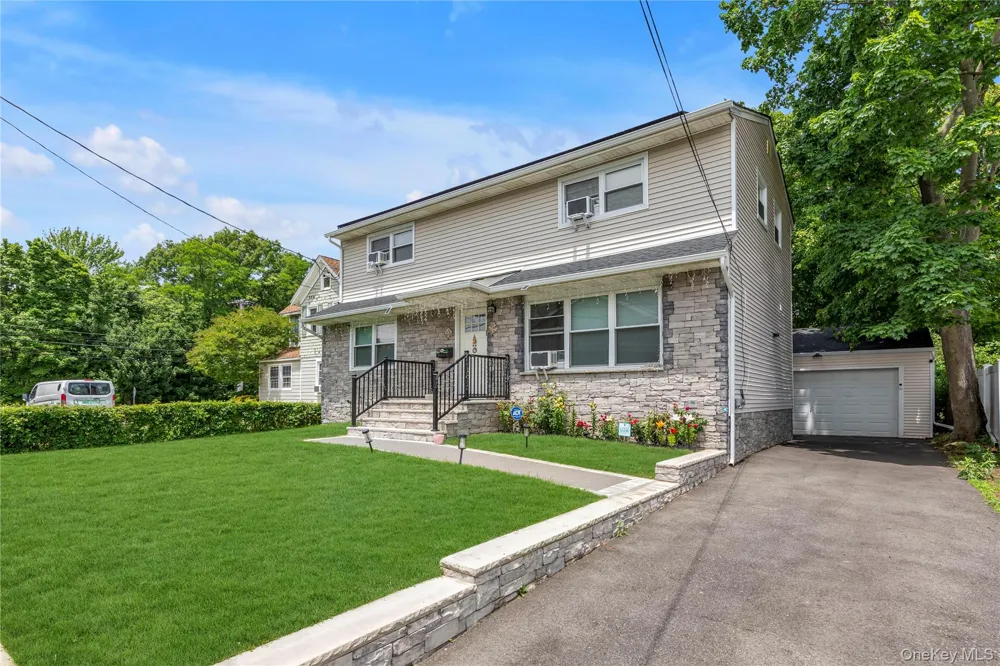 1701 Lexington Avenue Merrick, NY 11566