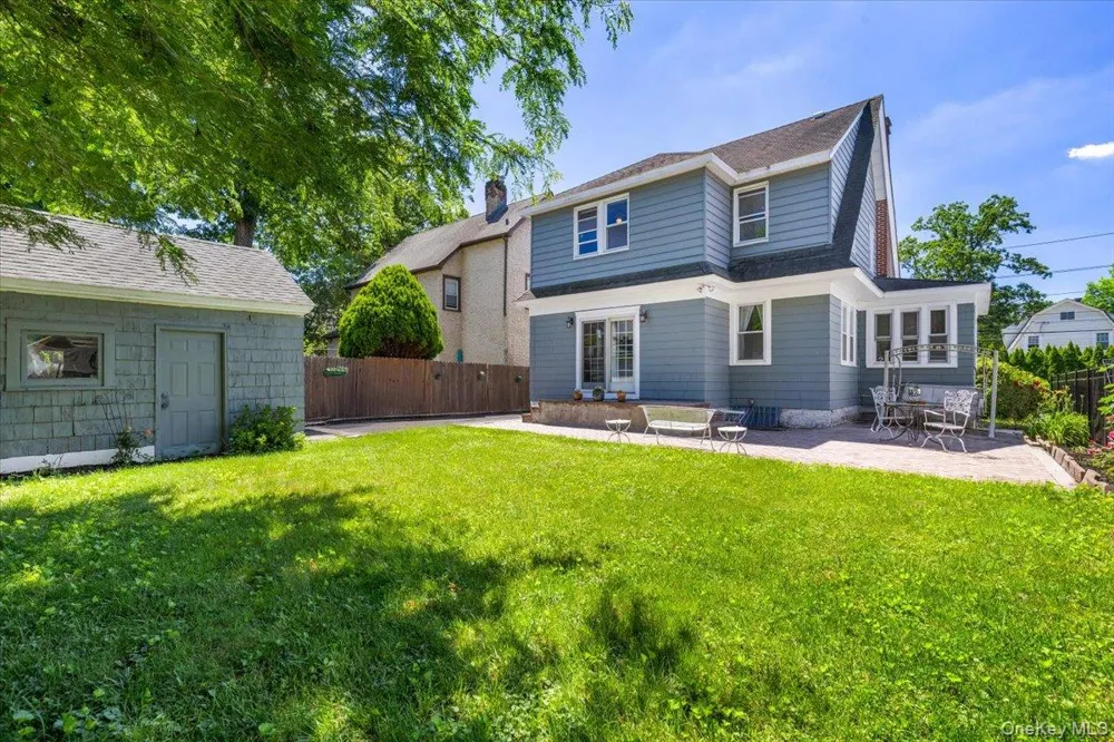 1072 Hunter Avenue Pelham, NY 10803